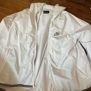 NIKE LIGHTLY WORN WINDBREAKER
